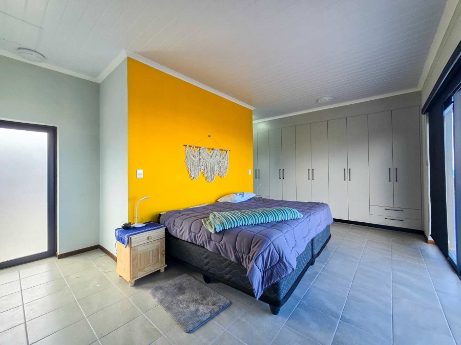 5 Bedroom Property for Sale in Stilbaai Oos Western Cape